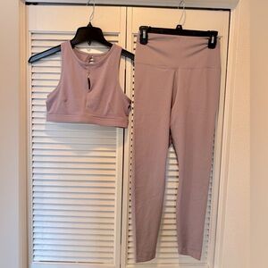 Nike sports bra and leggings set
